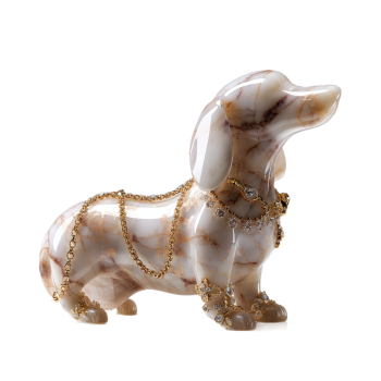 netbt_An_exquisite_miniature_sculpture_of_a_dog_crafted_from__93674eef-a0a9-40e6-9362-5dd511e1b8dd_0